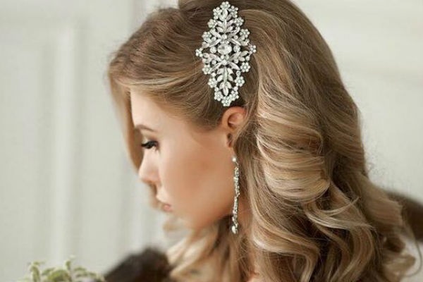 Do’s and don’ts for your bridal hair accessories