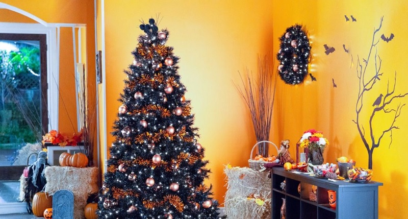 Some crisp ideas to decorate your Christmas tree according to your imagination