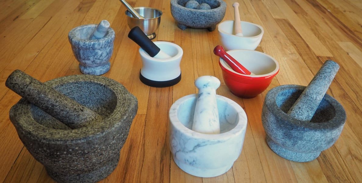 What makes handcrafted mortar and pestle made using stoneware popular